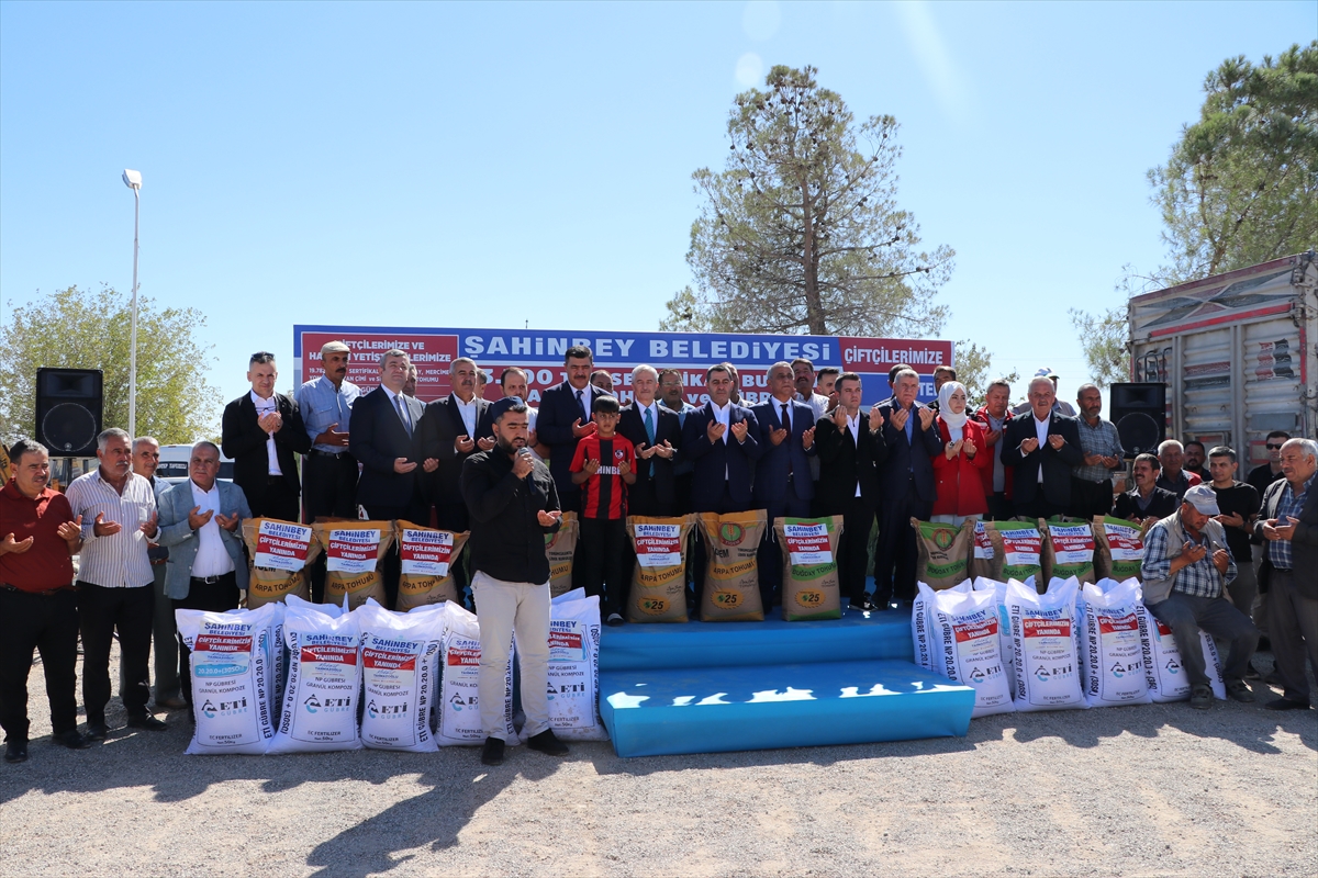 Gaziantep'te çiftçilere 1700 ton tohum ve 2 bin ton gübre dağıtıldı