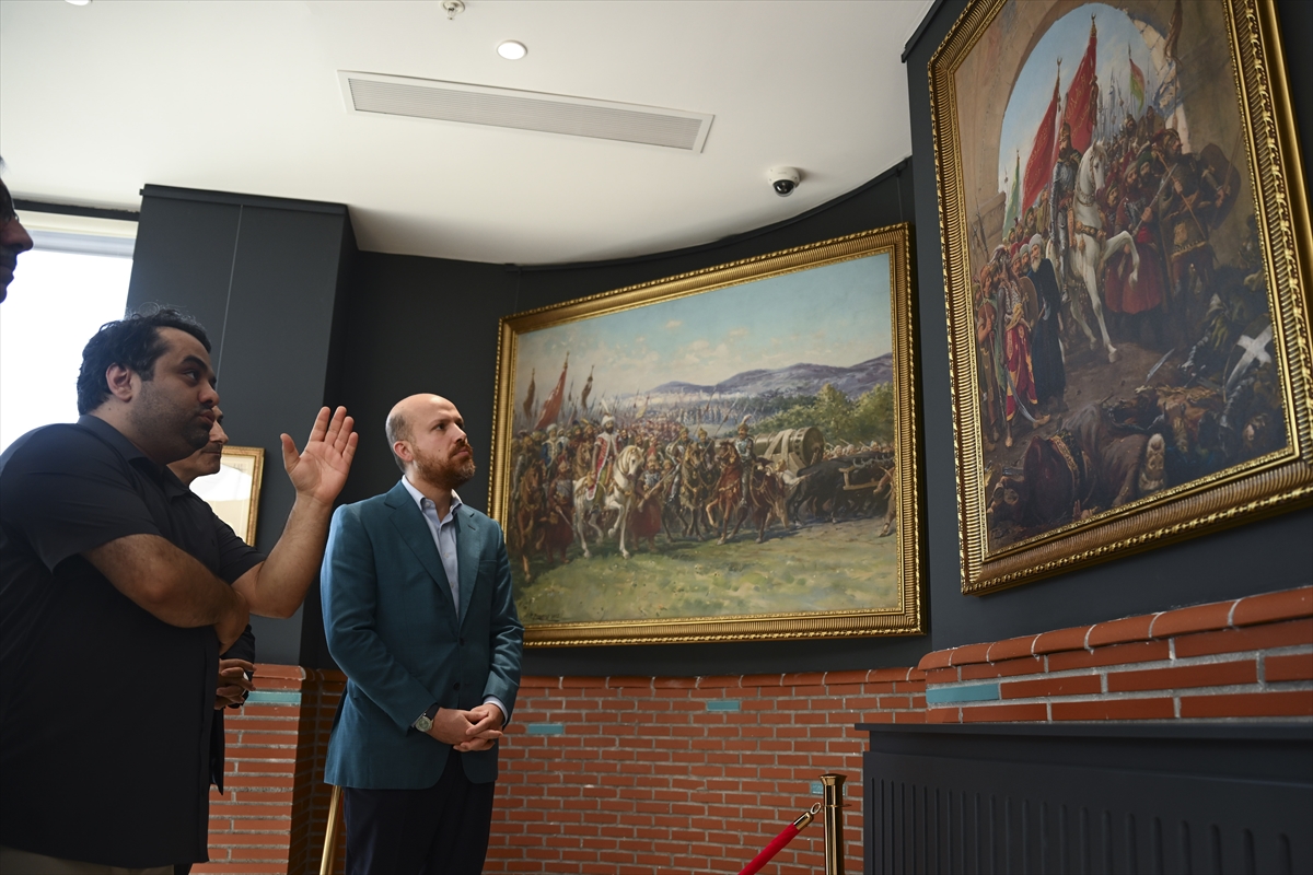 İstanbul'un fethi ve Fatih Sultan Mehmet'i anlatan sergi Palet Okulları'nda açıldı