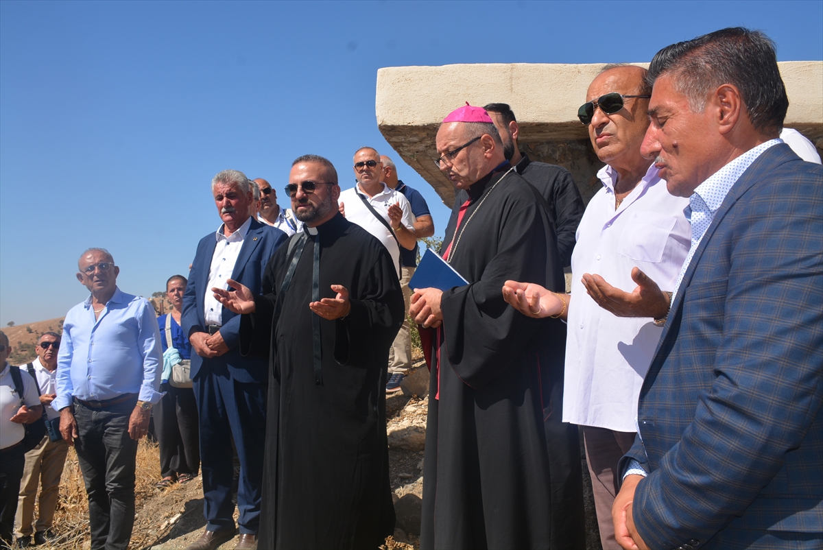 Fransa'da yaşayan Asuriler Şırnak'taki köylerinde ayin yaptı