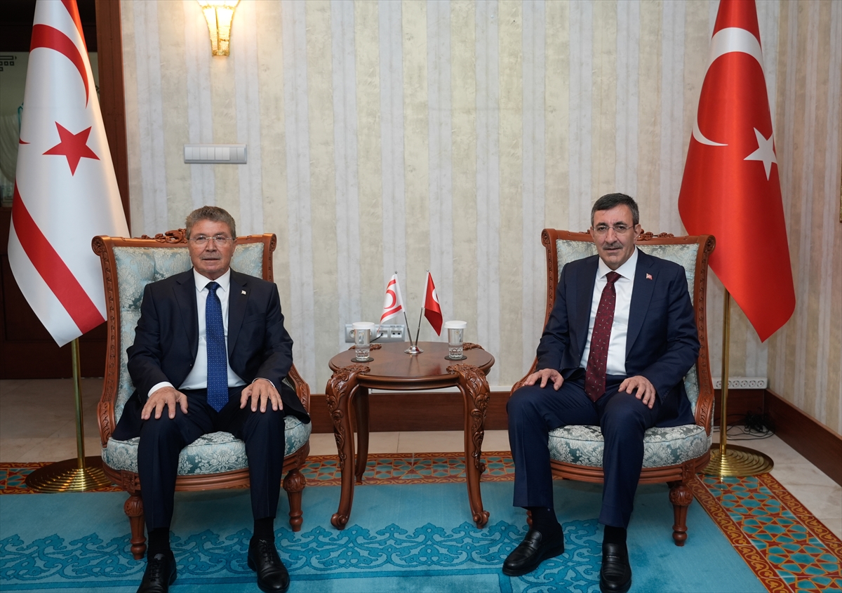 Cumhurbaşkanı Yardımcısı Yılmaz, KKTC Başbakanı Üstel ile görüştü