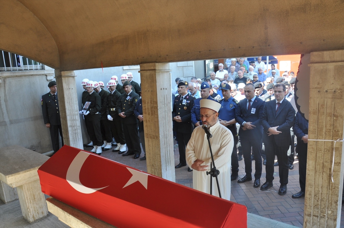 Kıbrıs gazisi Aziz Kara Manisa'da son yolculuğuna uğurlandı