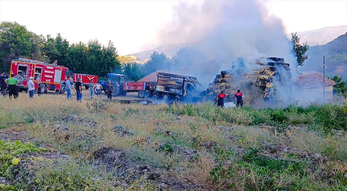 Amasya'da çıkan yangında bin balya saman ve bir araç kullanılamaz hale geldi