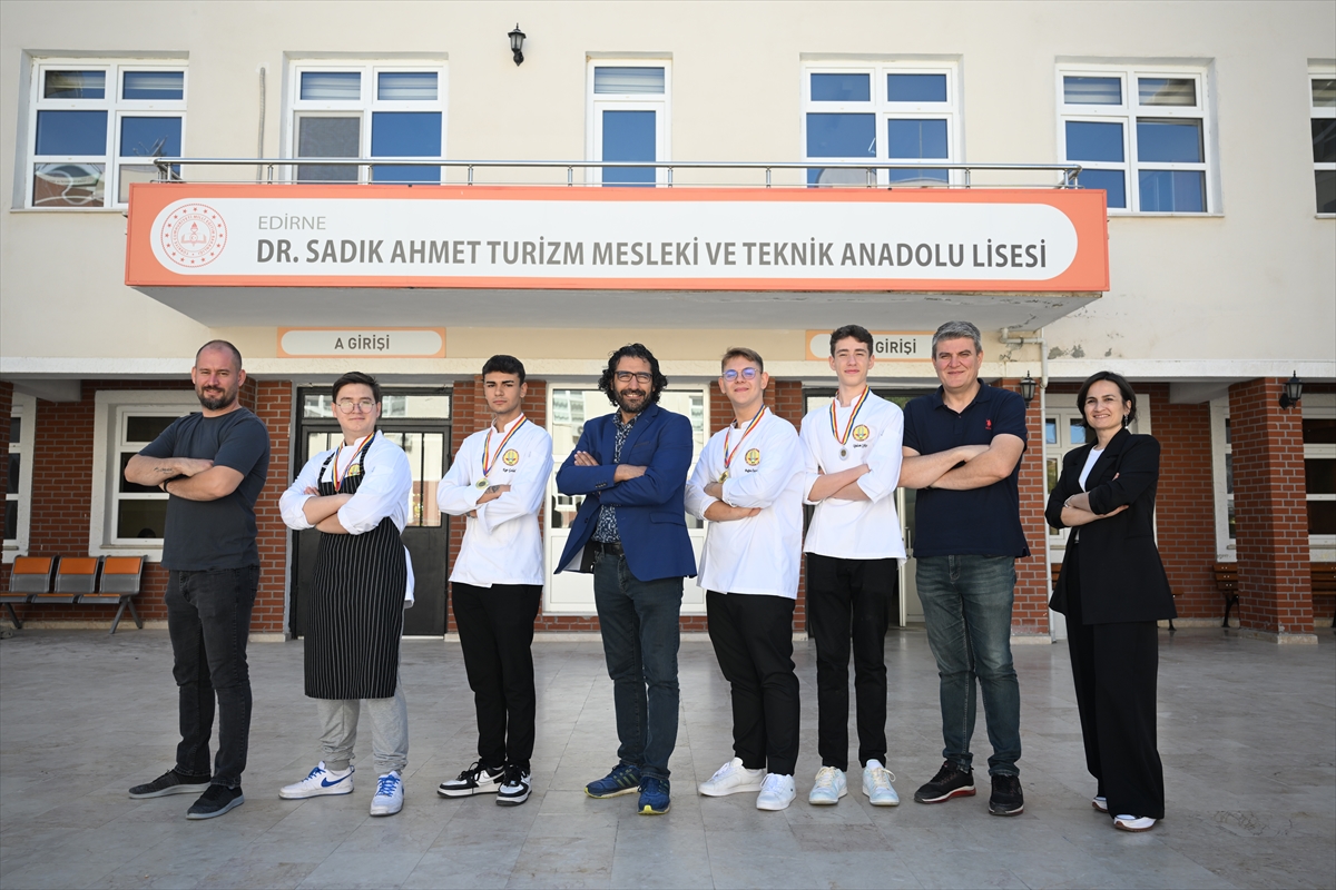 Uluslararası yarışmada madalya kazanan aşçı adaylarının hedefi dünya mutfağını tanımak