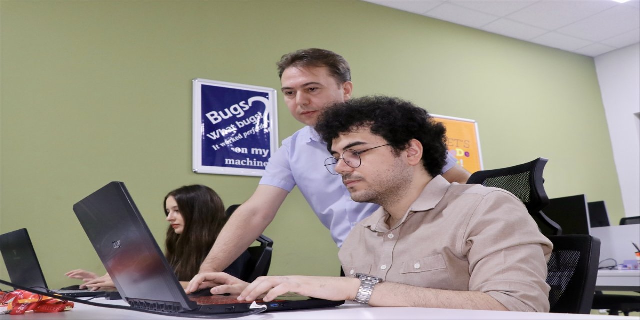 KOÜ’lü Öğrenciler Türkçe Destekli Yazılımla TEKNOFEST’te Türkiye Birincisi Oldu