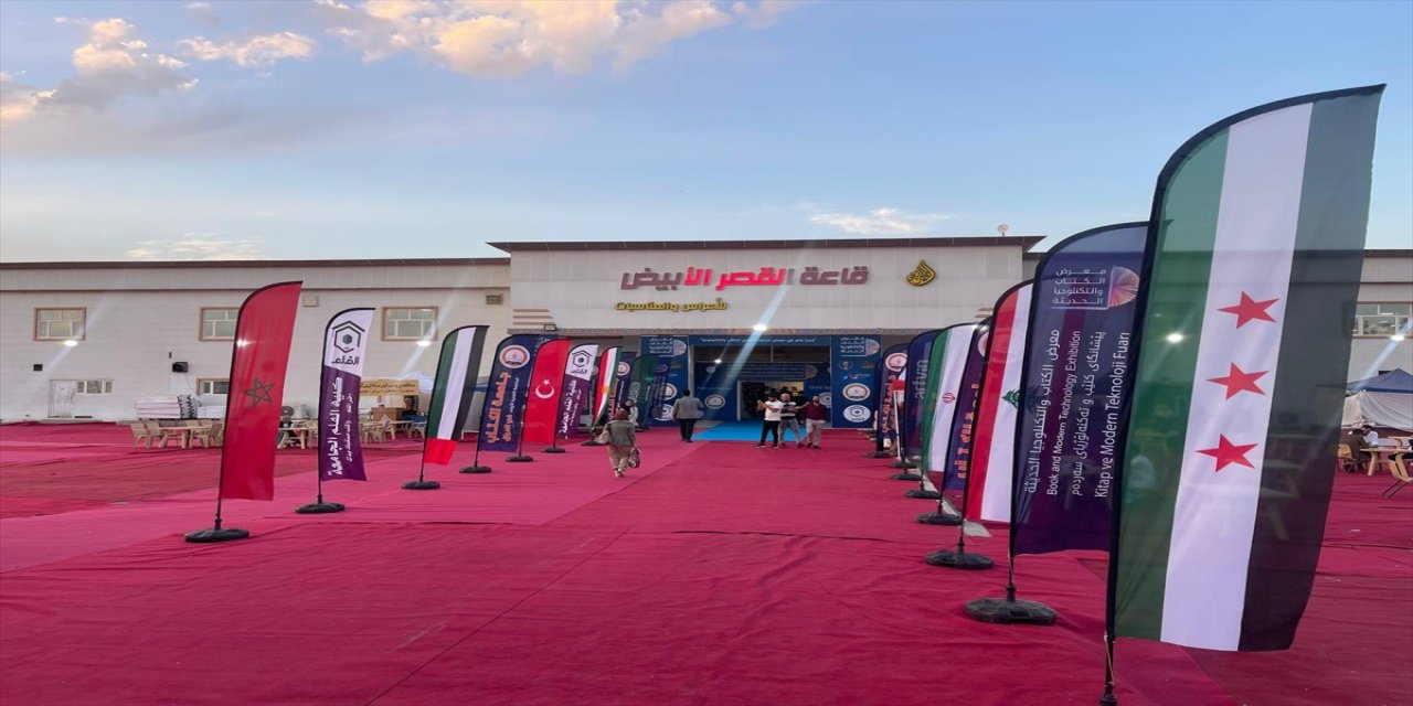 Kerkük’te Türkiye’den yayınevlerinin de katıldığı Uluslararası Kitap ve Teknoloji Fuarı açıldı