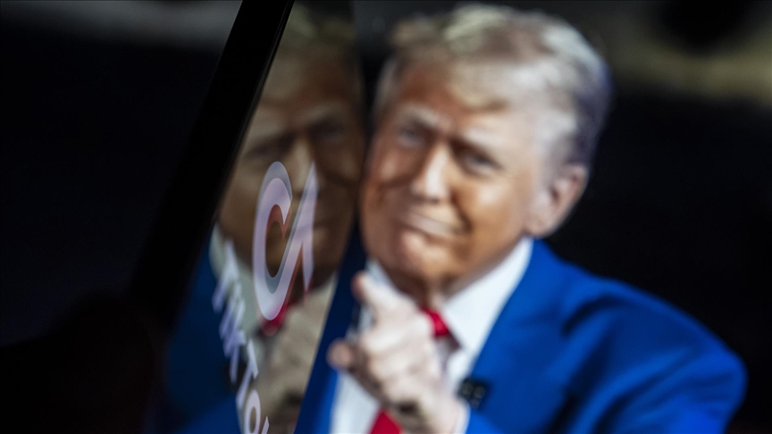Trump, TikTok'un ABD’deki operasyonlarının satılmasının önünü açan kararnameyi imzaladı