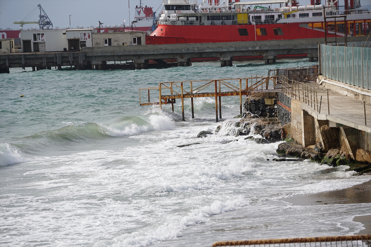 Tekirdağ'da poyraz deniz ulaşımını olumsuz etkiliyor