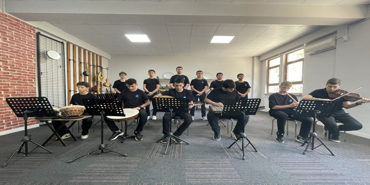 Mihraplı Abdulkadir Can Anadolu İHL, fen, sanat, müzik ve sporla öğrencilerine çok yönlü ve eşsiz bir eğitim sunuyor