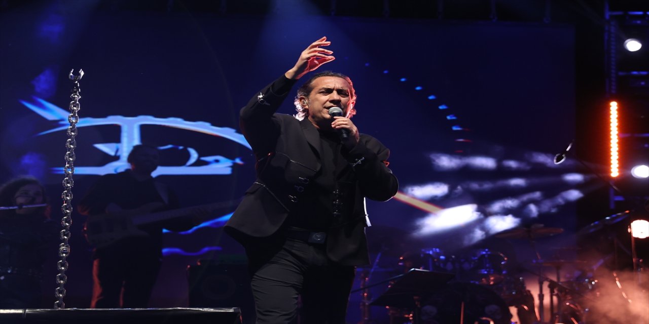 Kıraç, Edirne’de “Yaşayan Miras ve Gastronomi Festivali” konserinde sevilen şarkılarıyla coşkuyu doruğa çıkardı