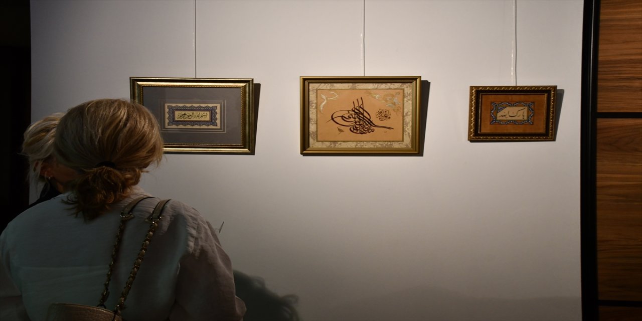 Prizren’de “Müstesna” sergisi, tezhip sanatçısı Doğru’nun 40 yıllık sanat yolculuğunu sanatseverlerle buluşturuyor