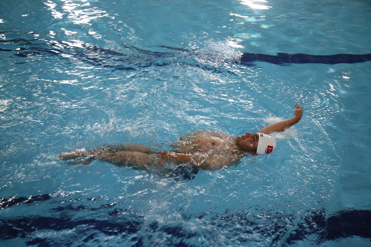 Milli engelli yüzücü paralimpik oyunları için kulaç atıyor