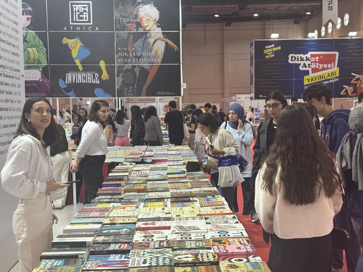 Karadeniz 10. Kitap Fuarı Samsun'da kapılarını ziyaretçilere açtı