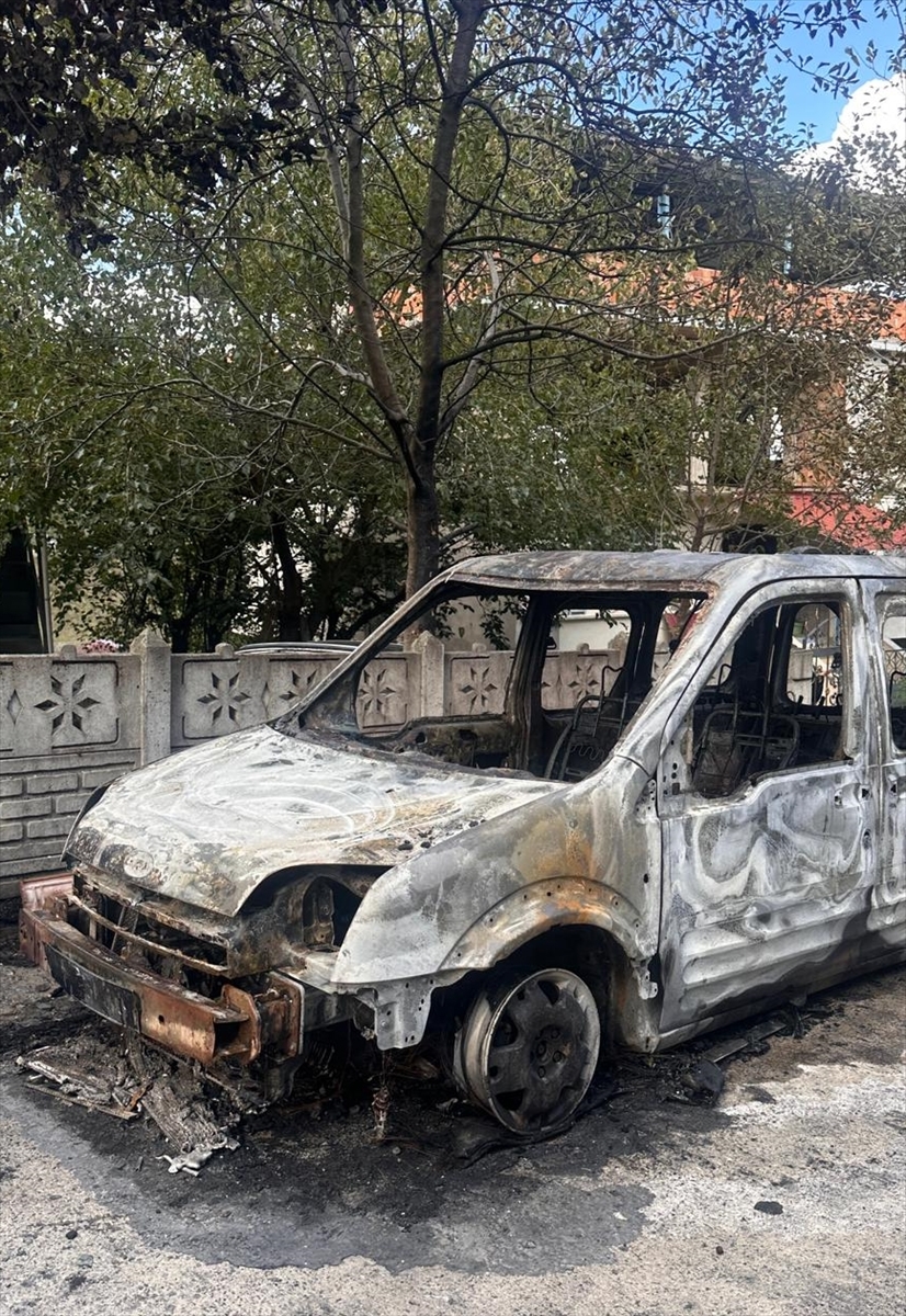 Samsun'da şehit babasına ait araç kundaklandı