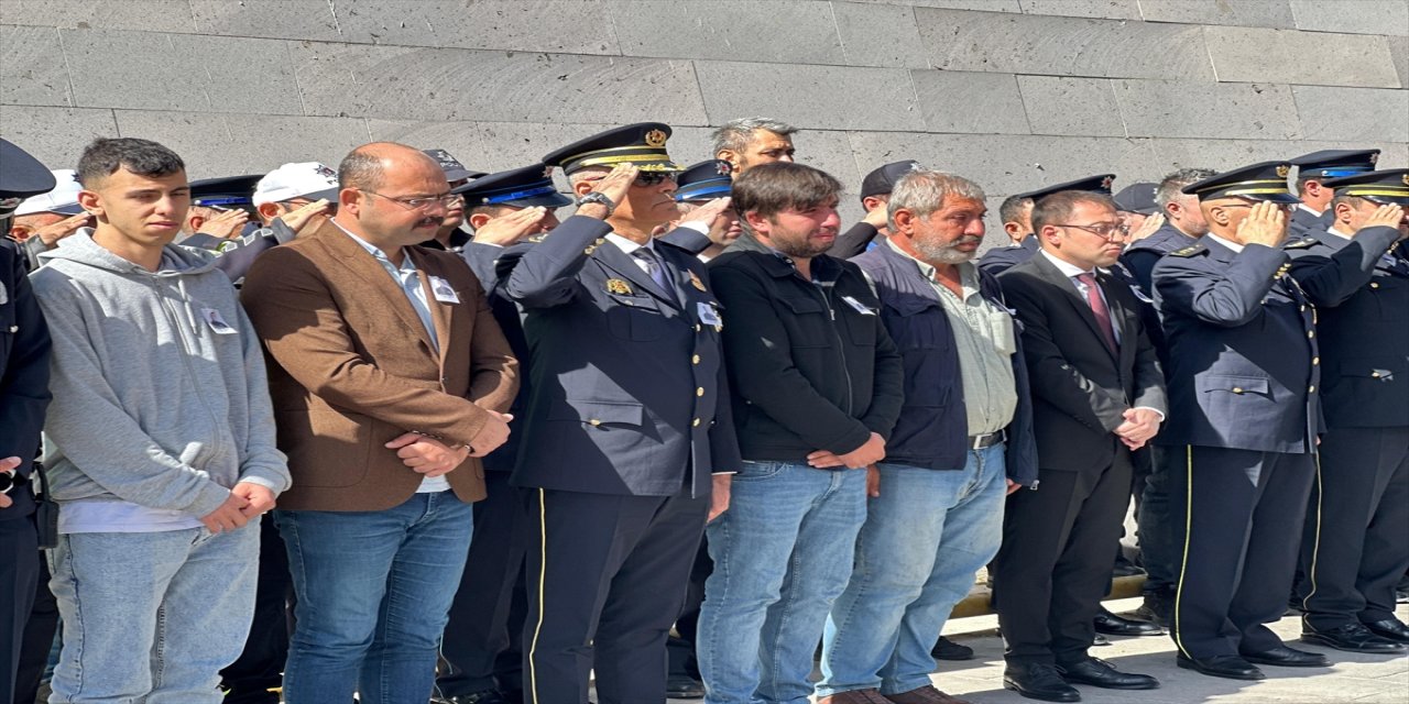 Kastamonu Tosya’da trafik kazasında hayatını kaybeden polis meslek yüksekokulu öğrencisi İsmail Tokaç toprağa verildi