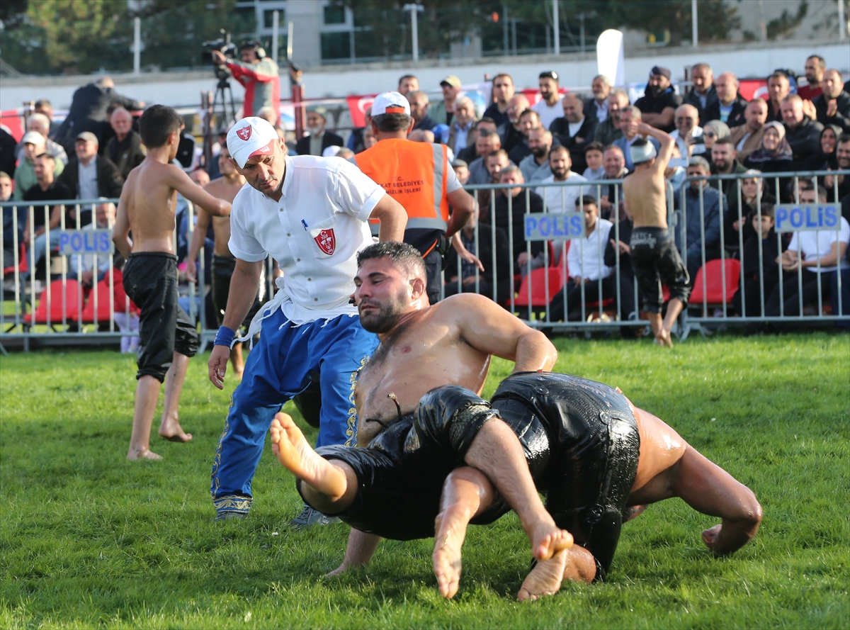 Tokat'ta 1. Ali Yücel Yağlı Pehlivan Güreşleri yapıldı