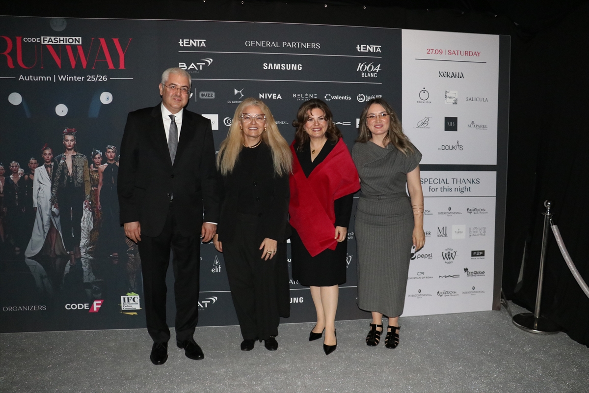 Bulgaristan'da Türkiye'nin katkısıyla defile düzenlendi