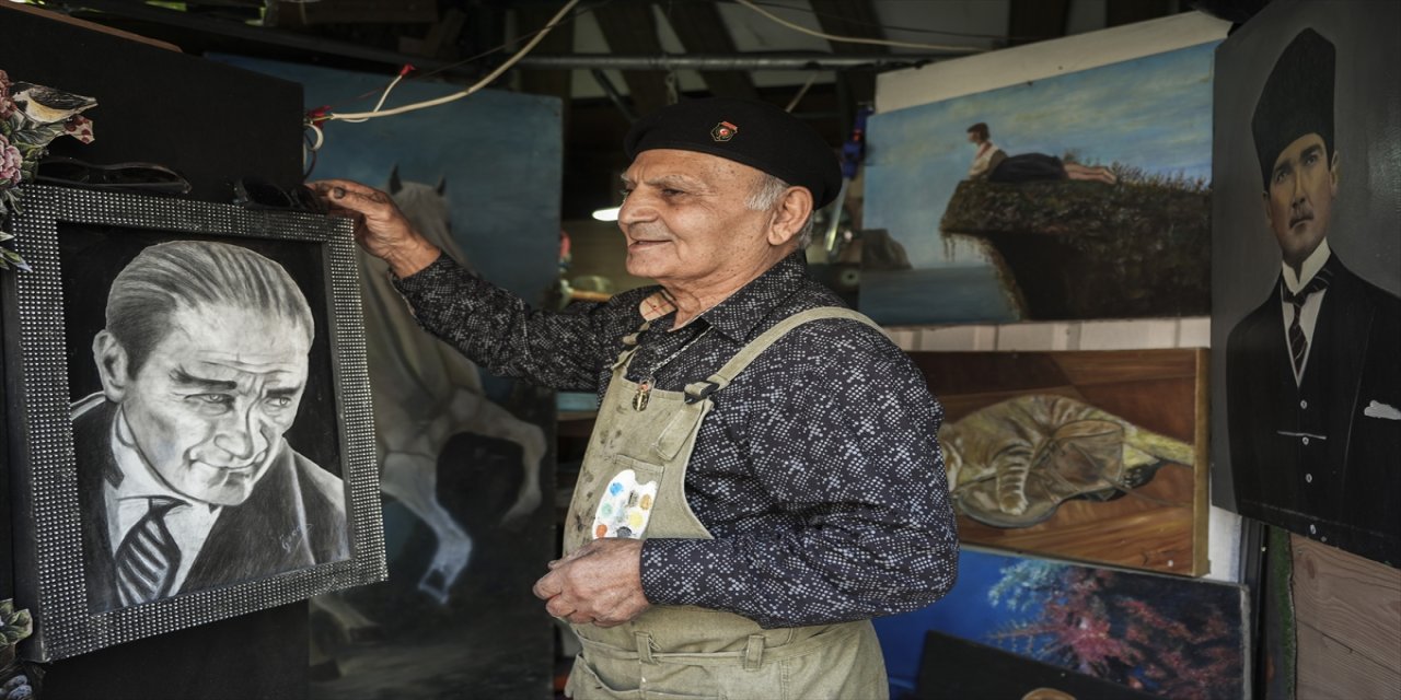 80 yaşında huzurevi sakini atık malzemelerden heykeller, tablolar ve yapay havuzlarla bahçeyi sanat galerisine çevirdi