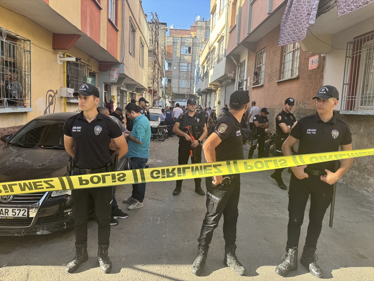 Gaziantep'te bir kişi karısını öldürdükten sonra intihar etti