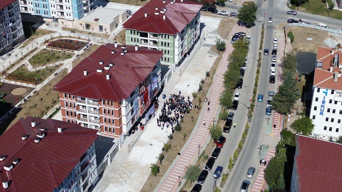 Yozgat'ta yapımı tamamlanan TOKİ konutları hak sahiplerine teslim edildi