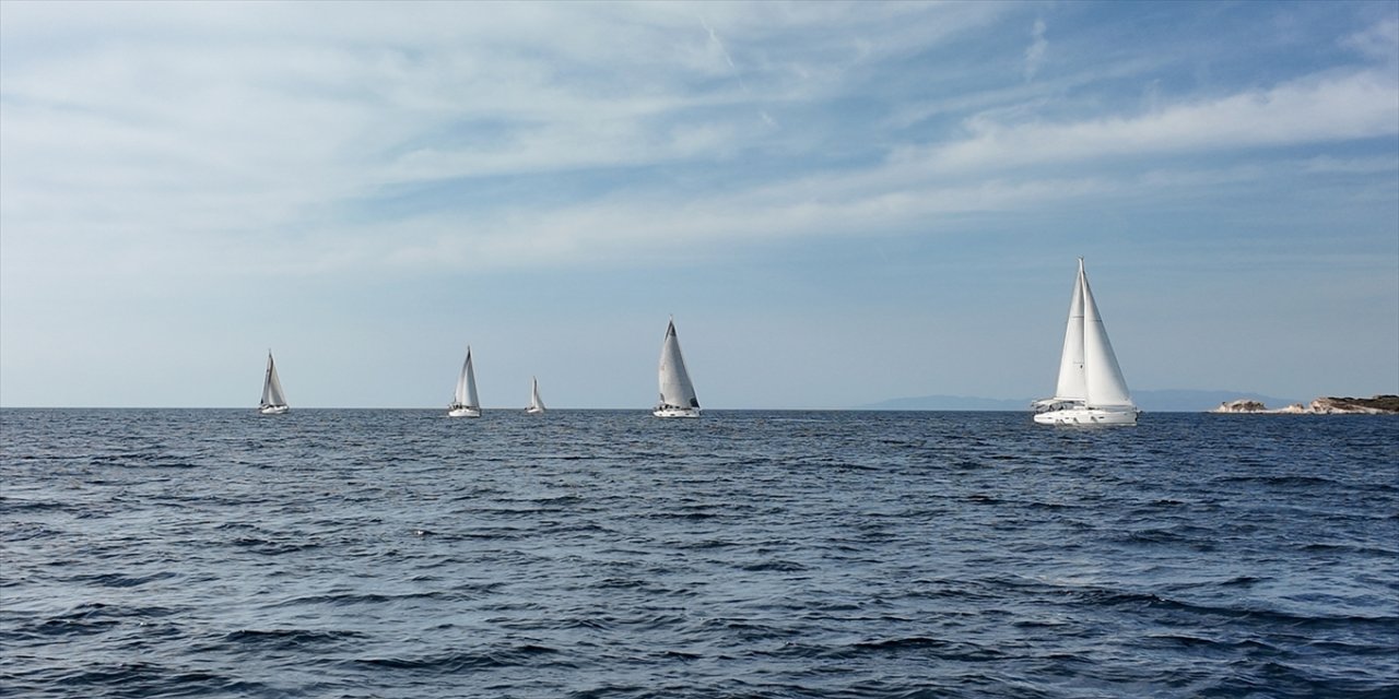 İzmir’de 2. MW Phokaia Yelken Şenliği, Ege Denizi’nde 55 tekne ve 400 yelkenciyle uluslararası coşkuyla gerçekleşti