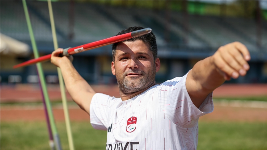 Milli para atlet Muhammet Khalvandi, Dünya Şampiyonası'nda altın madalya kazandı