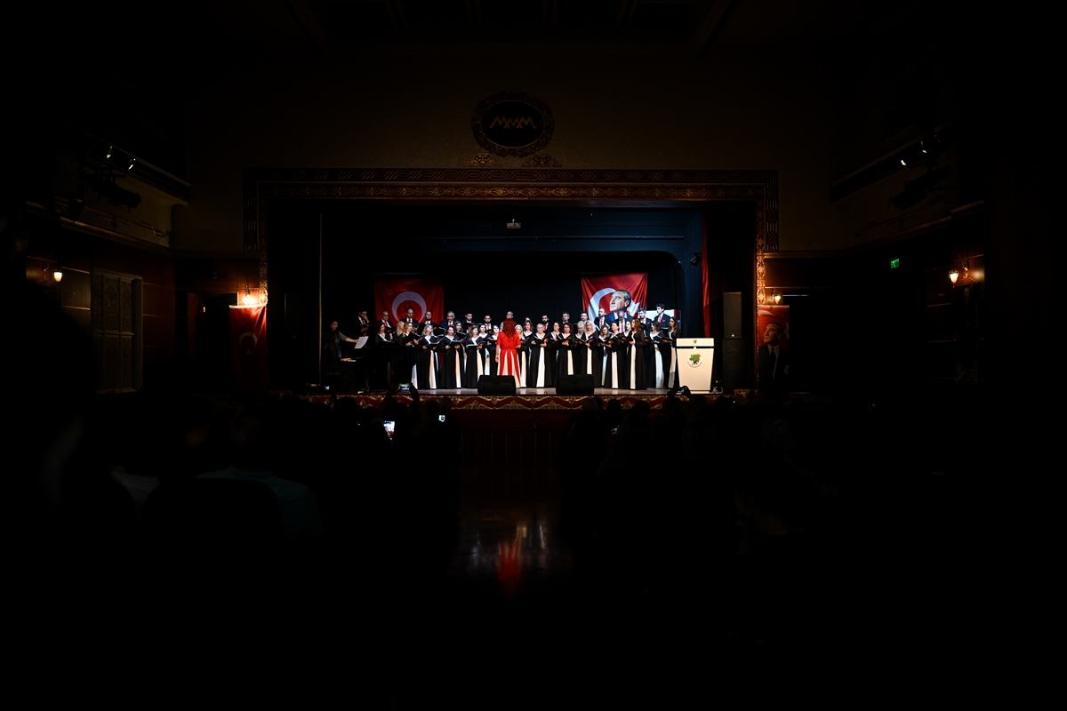 Ankara Kültür Yolu Festivali'nde Türkiye Polifonik Korolar Derneği Korosu konser verdi