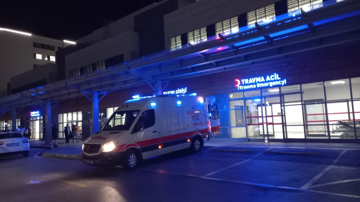 Kütahya'da gıda zehirlenmesi şüphesiyle 21 kişi hastanelere başvurdu