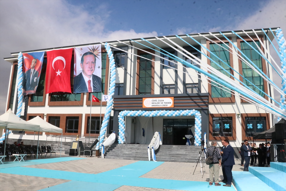Boğazlıyan Cemil Çiçek Mesleki ve Teknik Anadolu Lisesi hizmete açıldı