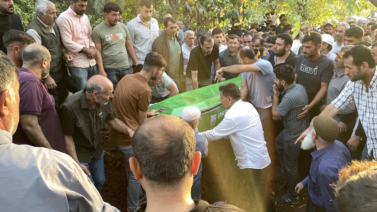 Hatay'da otomobilin yayalara çarptığı kazada 3 kişi öldü, 3 kişi yaralandı