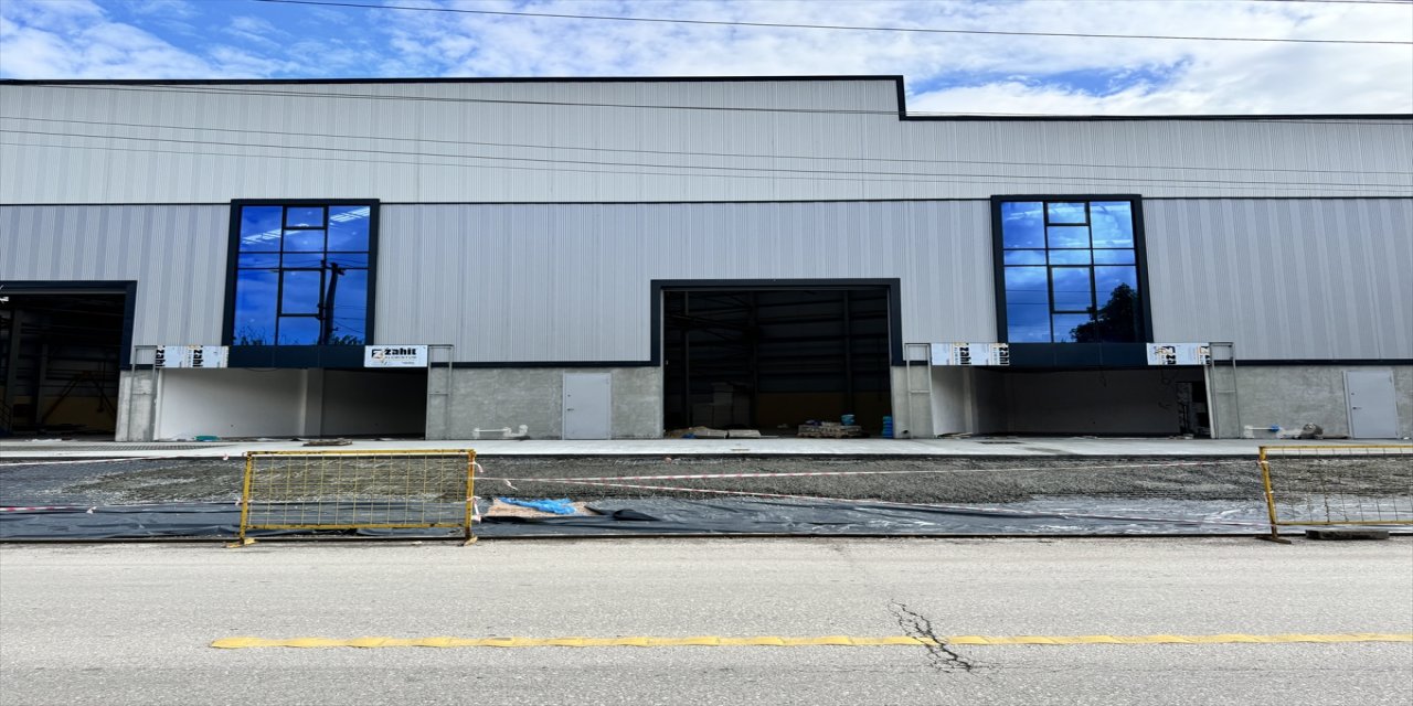 Kocaeli Başiskelede inşaat işçisi, beton pompasının enerji hattına temas etmesiyle elektrik akımına kapılarak ağır yaralandı