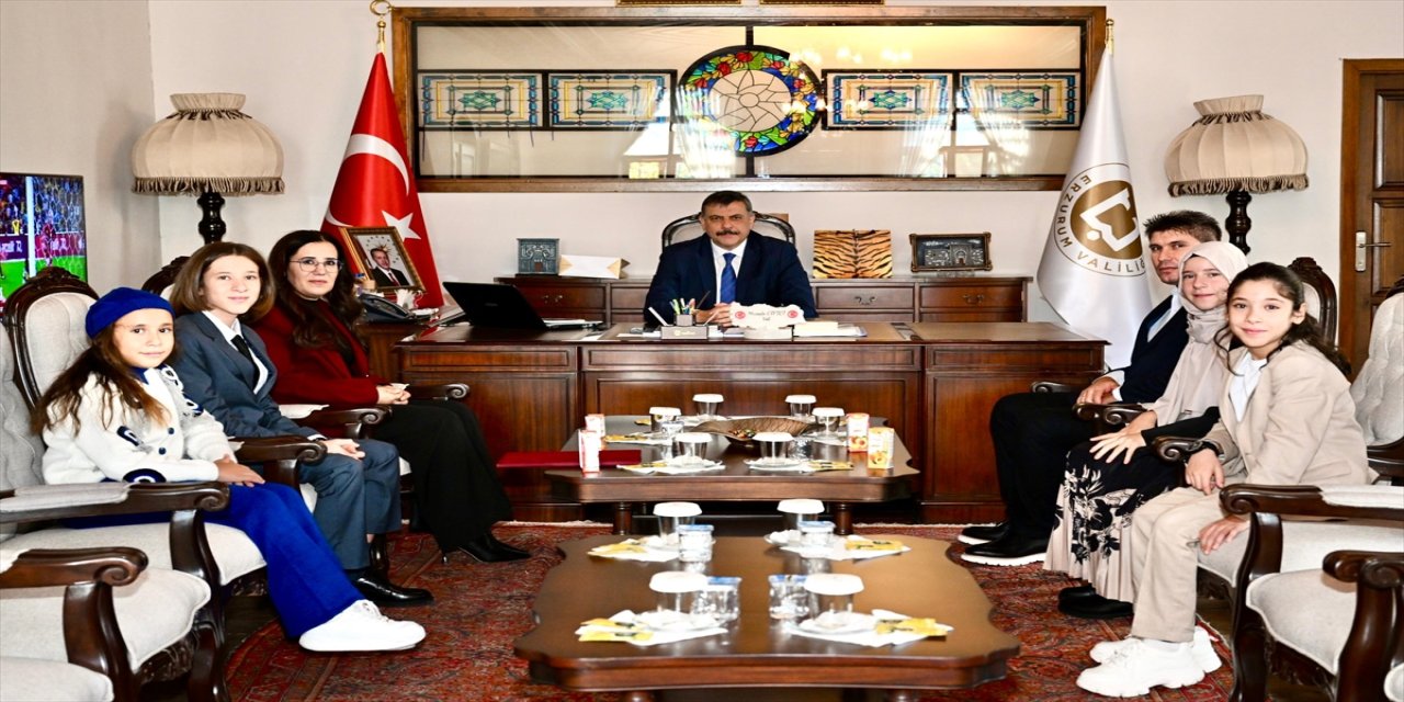 Hafızlık hayalini gerçekleştiren Alperen, “hafız vali” olma yolunda Erzurum Valisi’ni ziyaret etti