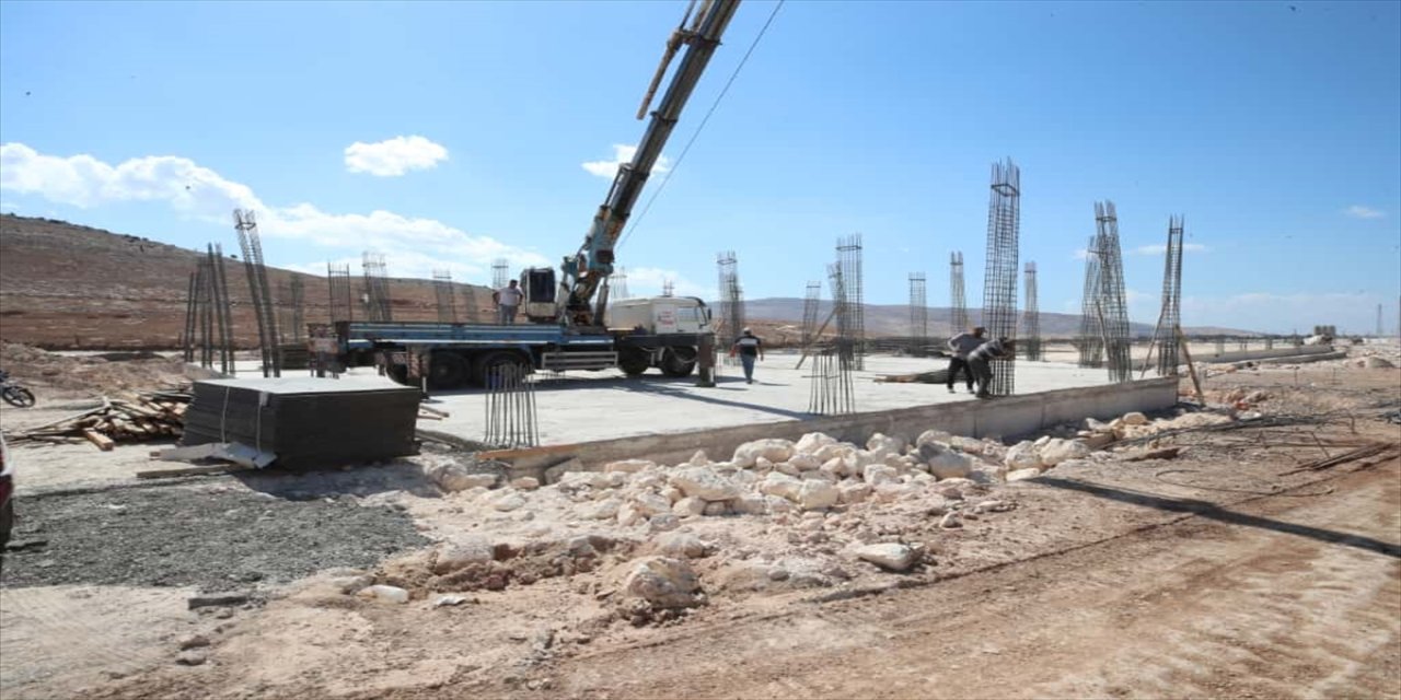 Hatay’da Cilvegözü Sınır Kapısı’nda 500 tır kapasiteli park ve lojistik köy inşaatı hızla sürüyor