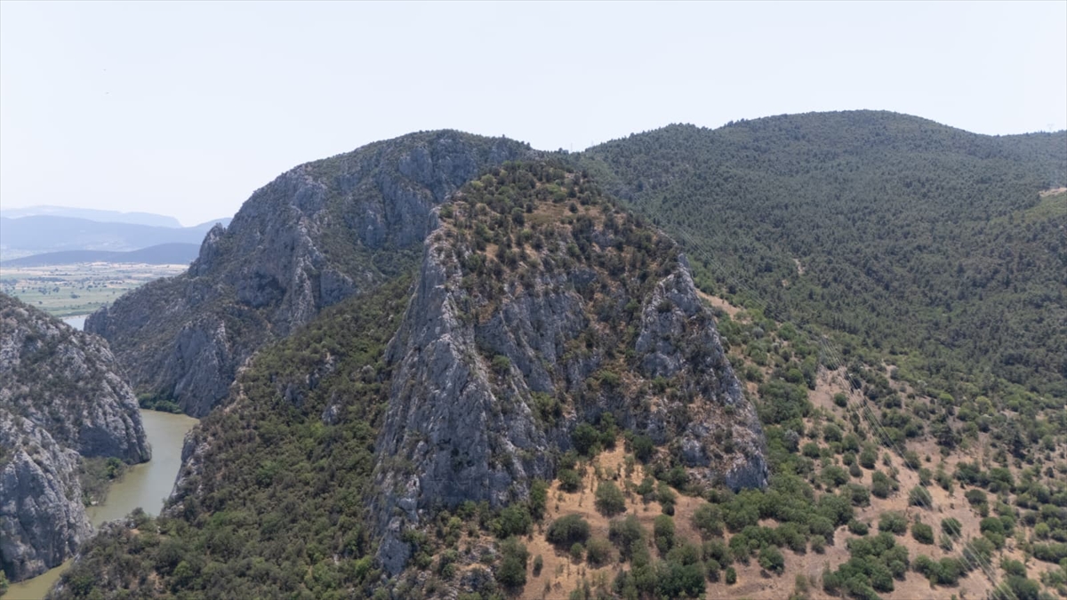 Osman Gazi'nin 1300'lerin başında fethettiği Çadırlı Kalesi'nin yeri tespit edildi