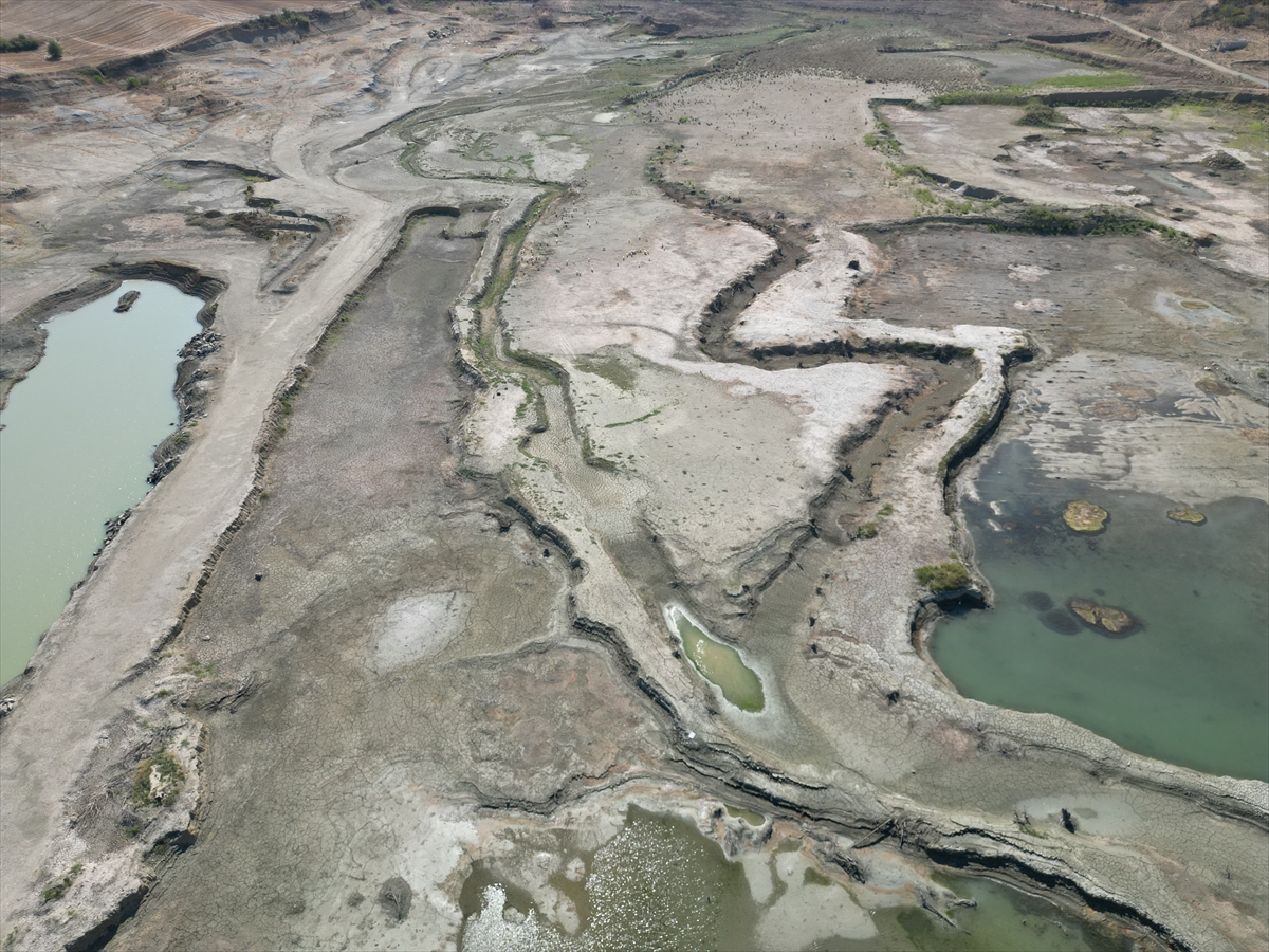 Tekirdağ'da Naip Barajı'nın su seviyesi azalmaya devam ediyor