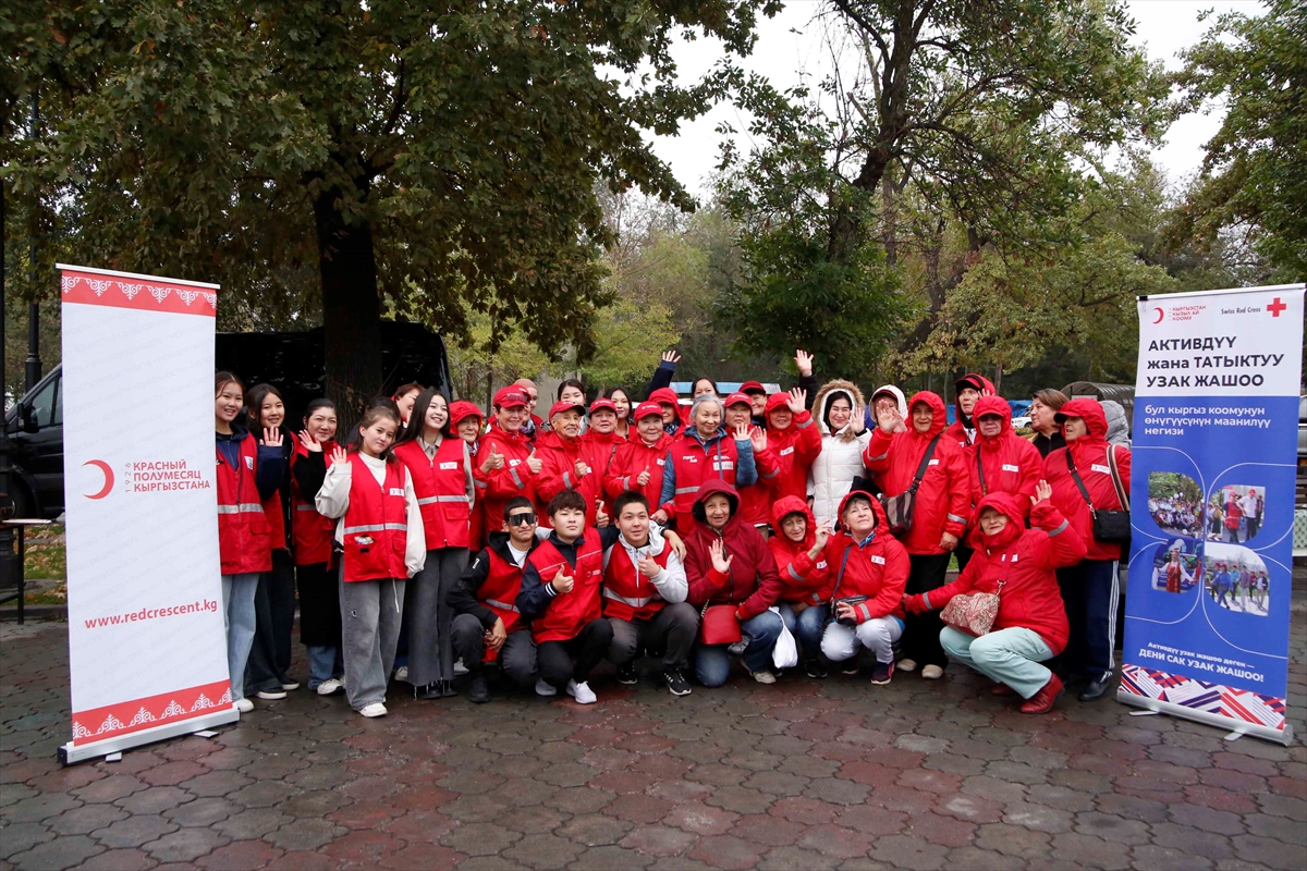 Bişkek'te "Dünya Yaşlılar Günü" vesilesiyle yaşlılar sağlık kontrolünden geçirildi