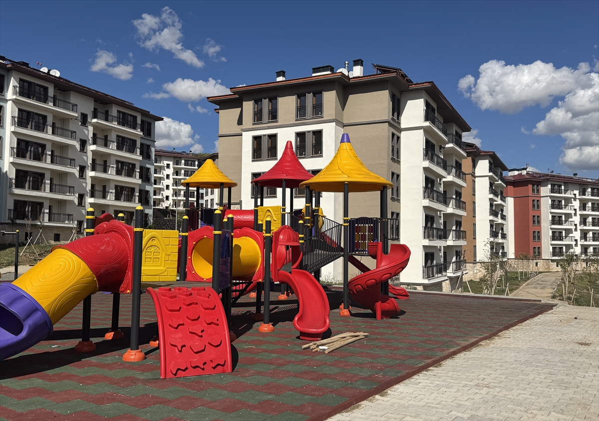 Tunceli Valisi Aygöl yapımı tamamlanan TOKİ konutlarını inceledi