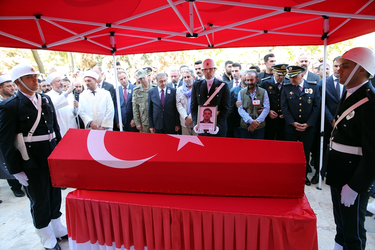 Şehit polis memuru Ömer Amilağ, Şanlıurfa'da son yolculuğuna uğurlandı