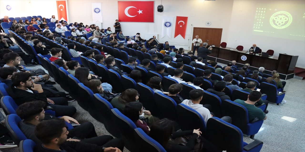 EBYÜ’DE YENİ AKADEMİK YILIN İLK DERSİ: FİLİSTİN