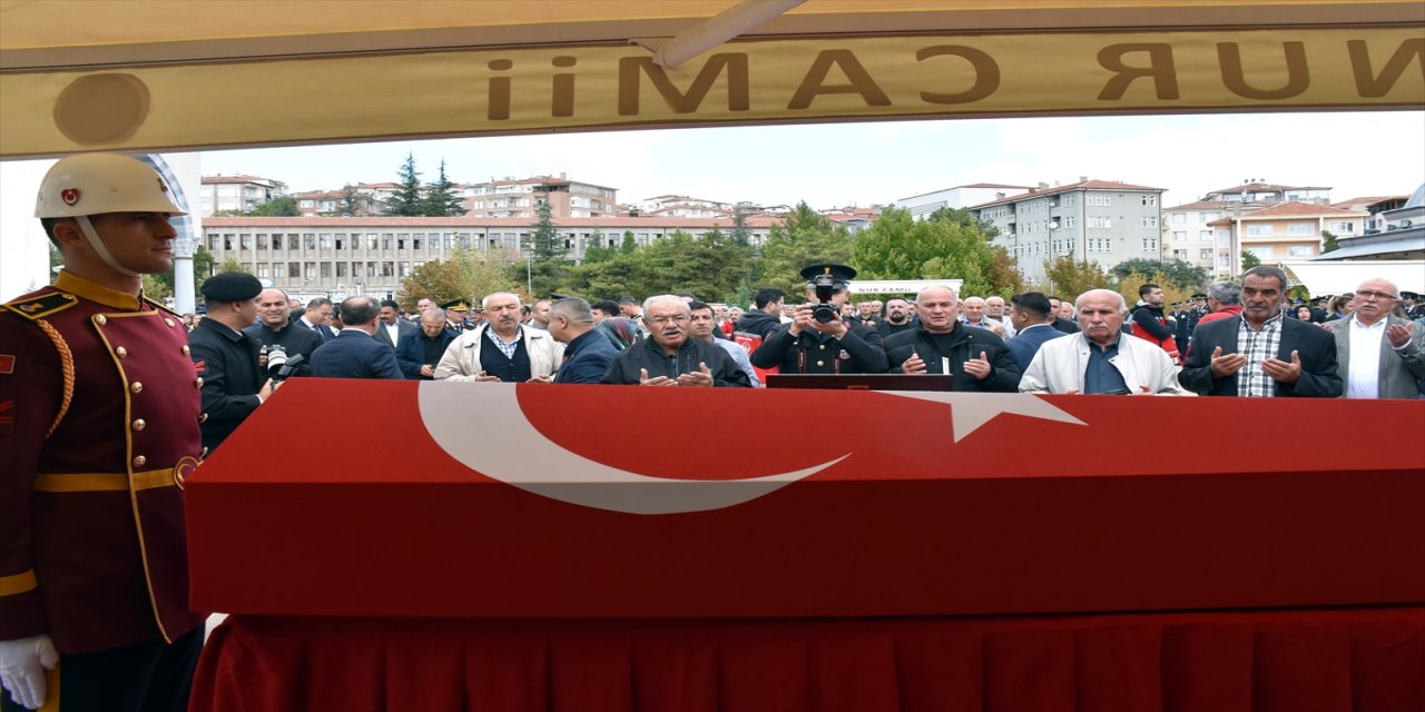 Jandarma Uzman Çavuş Arif Özdemir trafik kazasında şehit oldu, cenazesi Kırıkkale’de düzenlenen törenle toprağa verildi