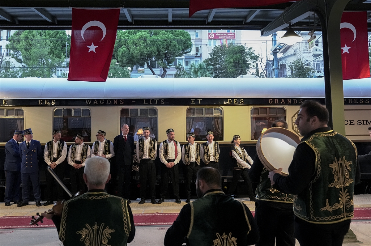 Paris'ten yola çıkan Orient Express, yılın ikinci seferi için İstanbul'a geldi