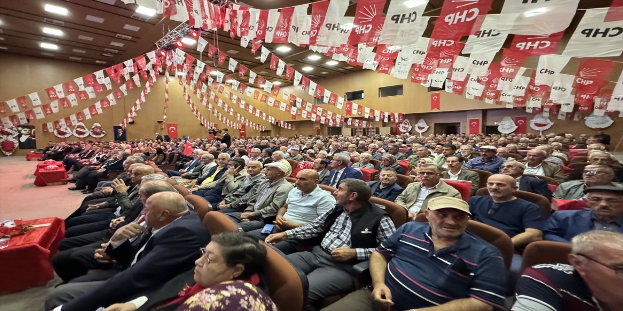 CHP Karaman Kongresi: Aylin Nazlıaka demokrasi, eşitlik ve özgürlük vurgusu yaptı, Evcen yeniden seçildi