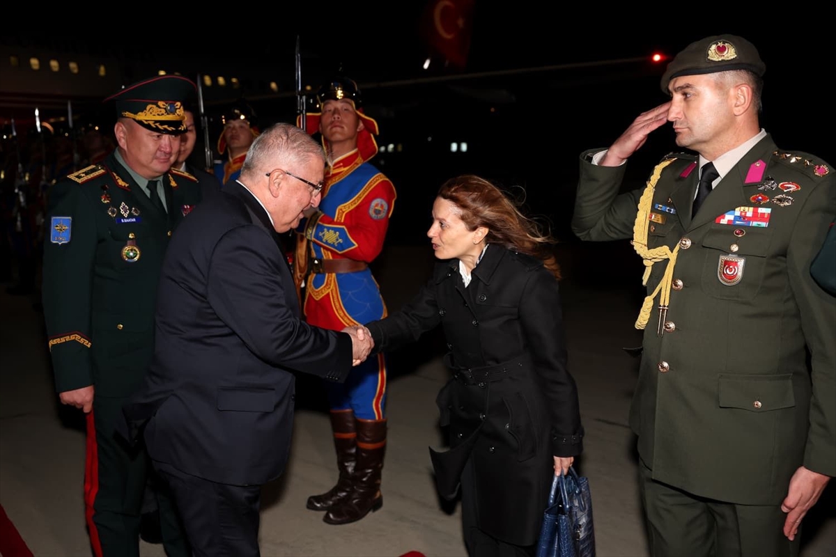Milli Savunma Bakanı Güler, Moğolistan'da resmi törenle karşılandı