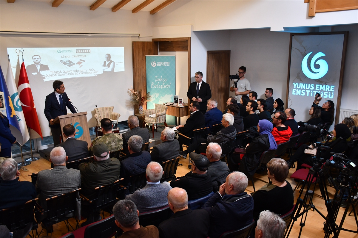 Kosova'da "Kağıt üzerinde ayrıldık, kağıt üzerinde birleşiyoruz" söyleşisi düzenlendi