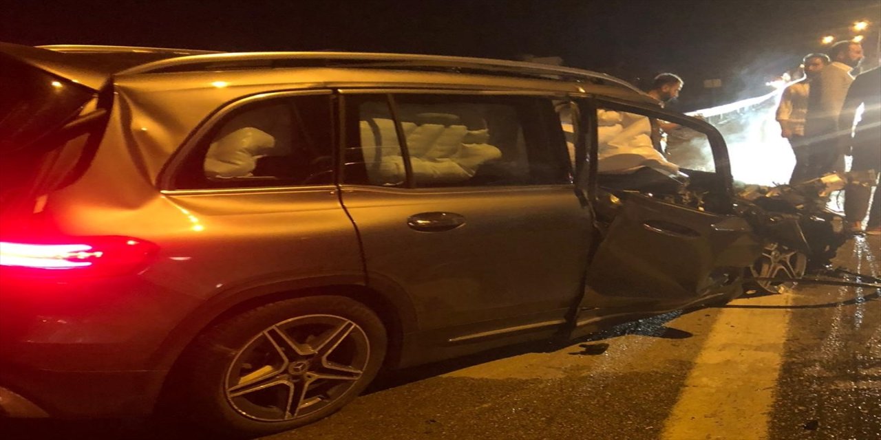 Bursa’da çevre yoluna ters yönden giren otomobil kamyonla çarpıştı: 1 ağır yaralı