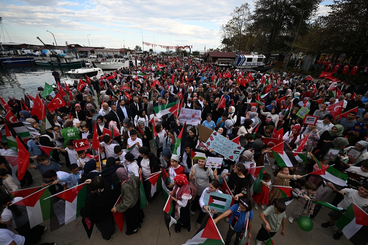 Düzce'de Küresel Sumud Filosu'na destek programı düzenlendi
