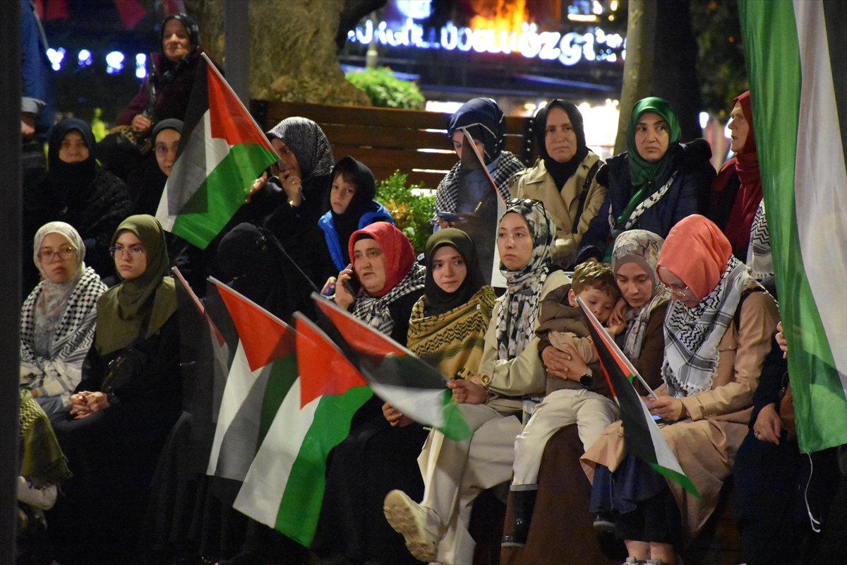 Trabzon'da İsrail'in Küresel Sumud Filosu'na saldırısı protesto edildi