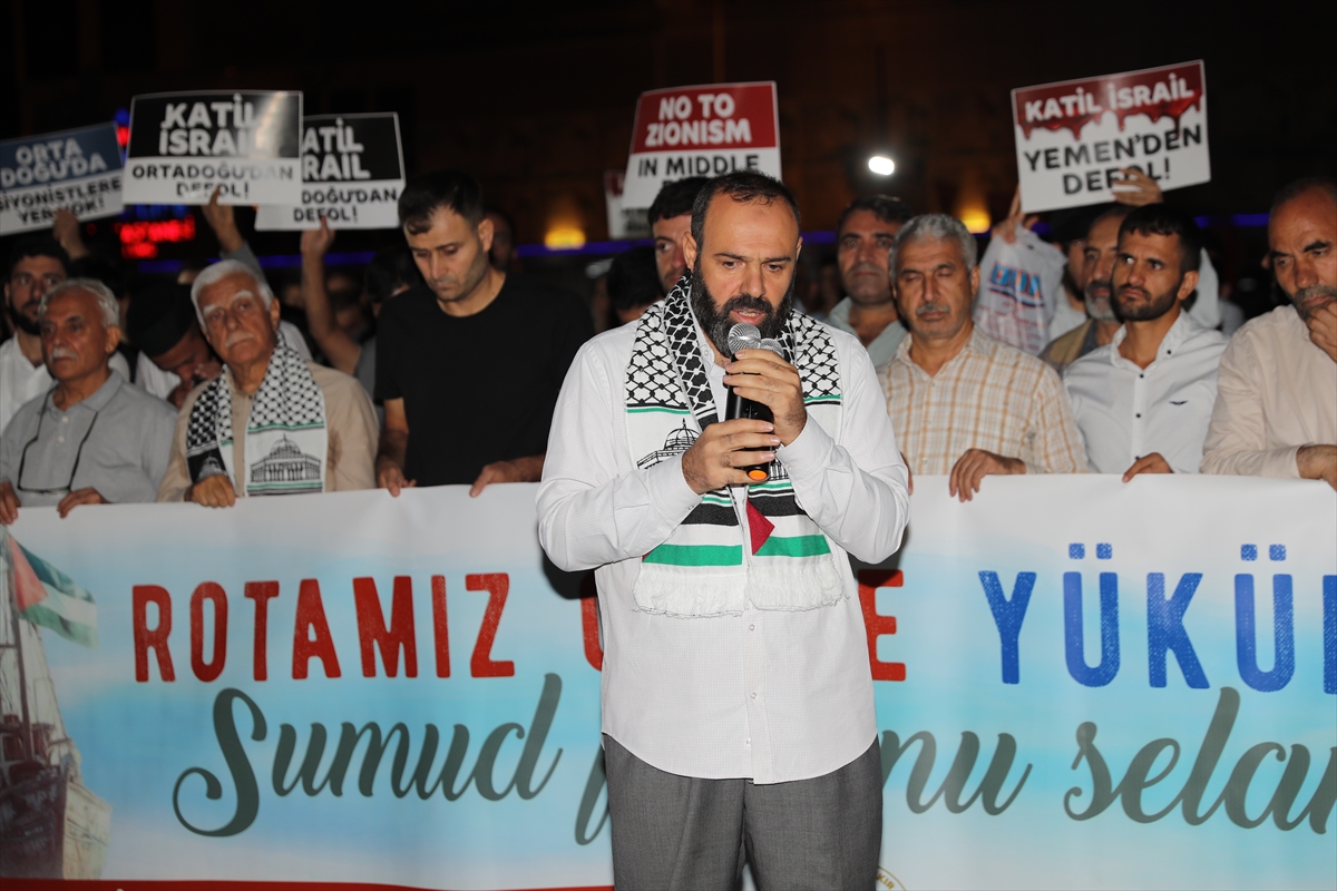 Diyarbakır'da  İsrail'in Küresel Sumud Filosu'na saldırısı protesto edildi