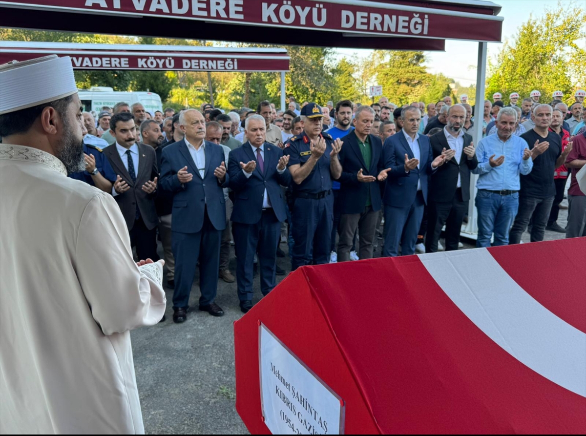 Kıbrıs gazisi, Trabzon'da son yolculuğuna uğurlandı