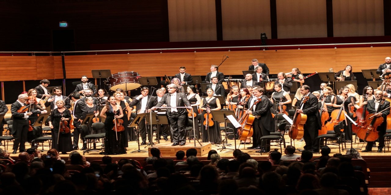 İzmir Devlet Senfoni Orkestrası Yeni Sezonunu Beethoven ve Çaykovski ile Açtı