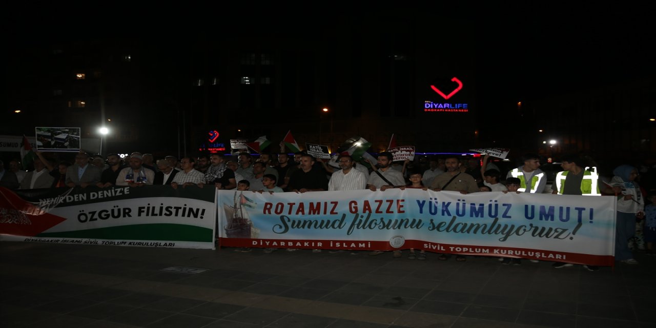 Diyarbakır'da Sumud Filosu'na Destek ve İsrail Protestosu Dağkapı Meydanı'nda Katılımcılar Tepki Gösterdi